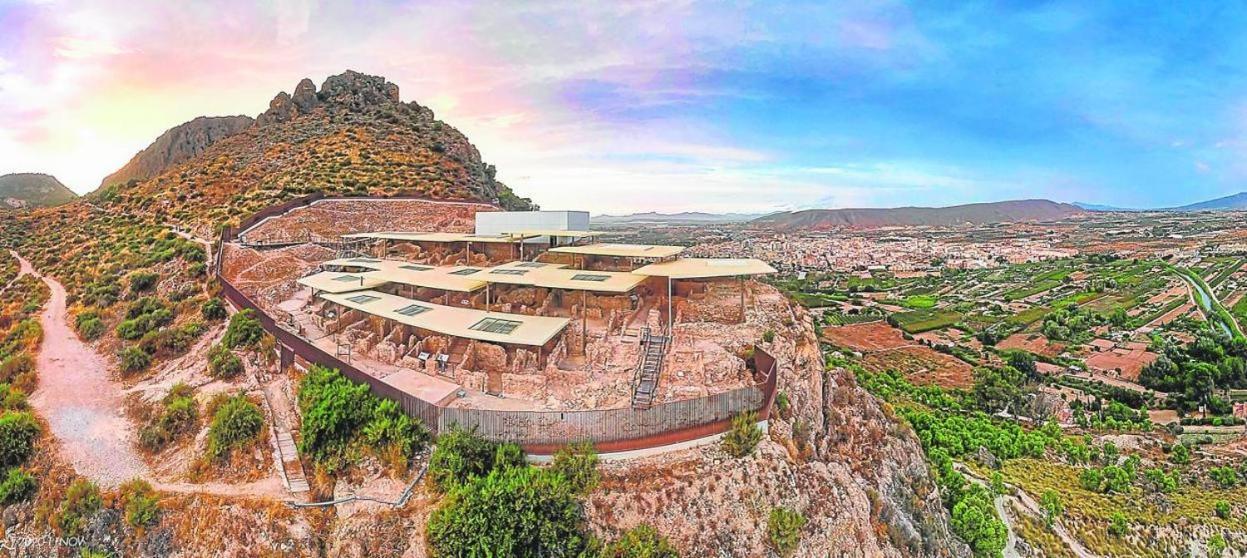 Atico Con Terraza Lägenhet Cieza Exteriör bild